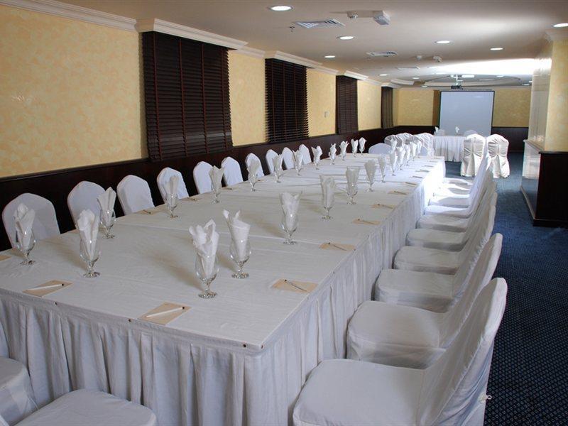Al Bustan Hotel Sharjah Eksteriør billede
