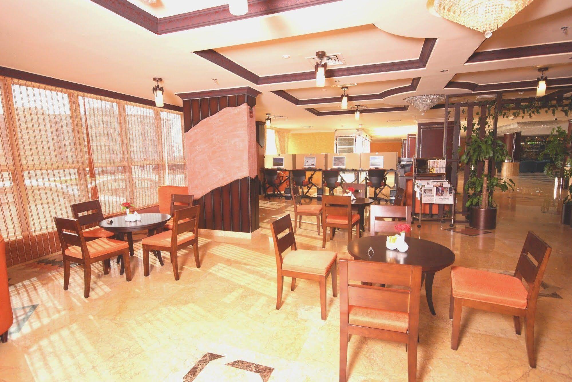 Al Bustan Hotel Sharjah Eksteriør billede